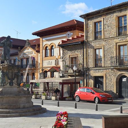 Hotel Neptuno Villaviciosa  Buitenkant foto